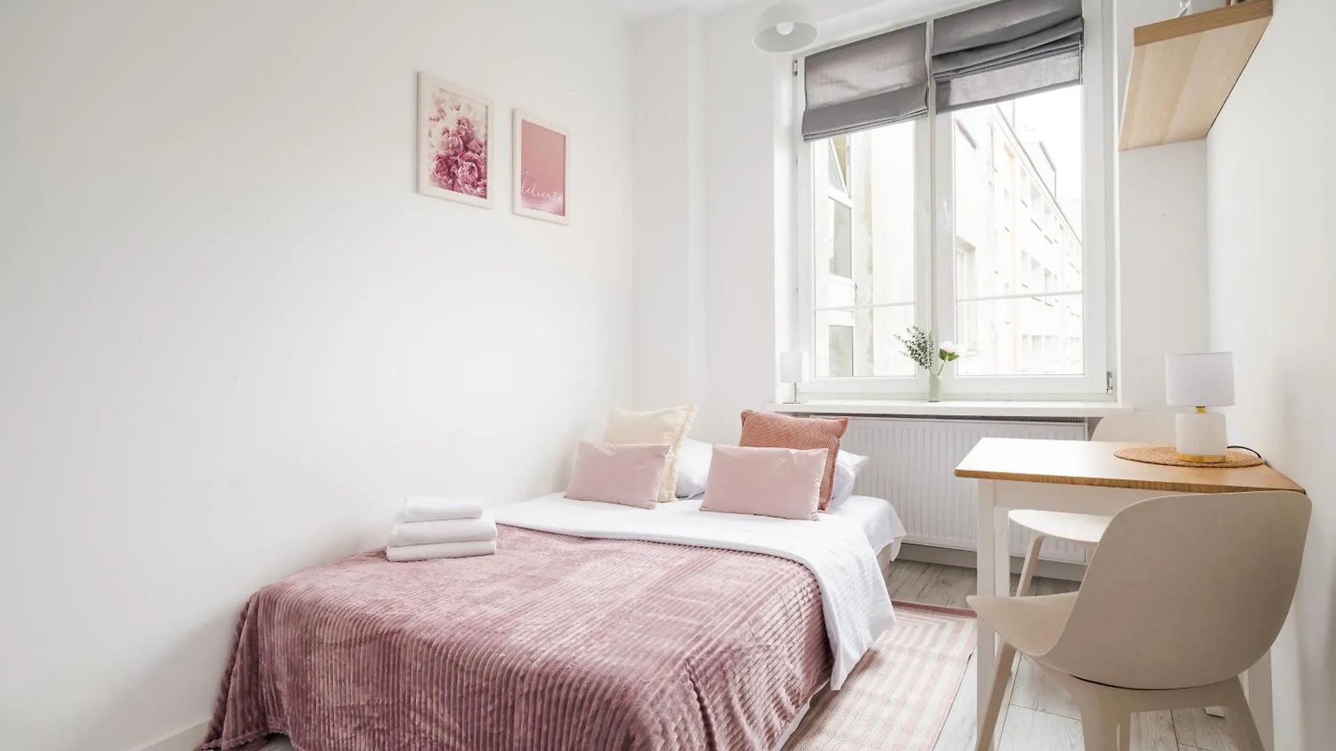 Tamka Powisle Pink Studio Warsaw