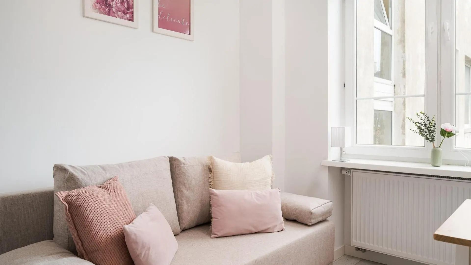 Tamka Powisle Pink Studio Varsavia 0*,